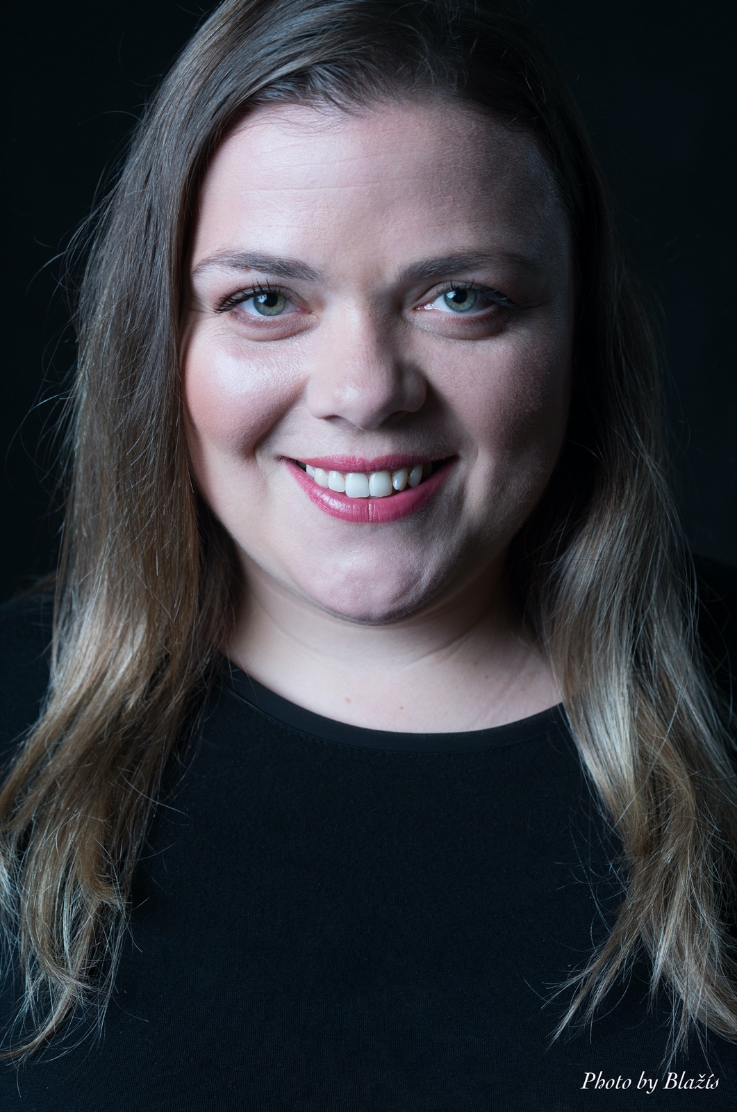 Lucie Polišenská — studiový portrét